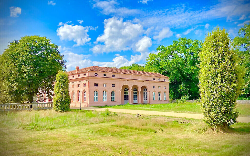 Une vue du Centre européen d'études juives dans le parc Sanssouci, à Potsdam. (Crédit : Walter Homolka/ via JTA)