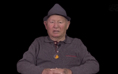 Le survivant de la Shoah Shalom Stamberg dans un entretien en 2017. (Capture d'écran/YouTube)