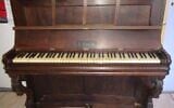 Le piano que Mylène Bernhardt attend de restituer à ses propriétaires. (Crédit : Facebook / Mylène Bernhardt)