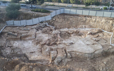 Une carrière de pierre vieille de 2 000 ans découverte dans le quartier de Har Hotzvim à Jérusalem. (Shai Halevi, Autorité israélienne des antiquités)