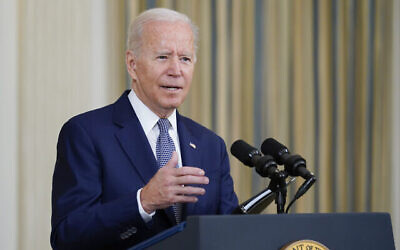 Le président américain Joe Biden s'exprime depuis la salle à manger d'État de la Maison-Blanche, à Washington, le 3 septembre 2021. (AP Photo/ Susan Walsh)