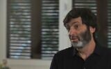 Le professeur Dan Ariely (Capture d'écran : Douzième chaîne)