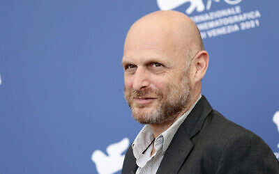 Hagai Levi à la première de 'Scènes d'un mariage' au Festival international du film de Venise, le 4 septembre 2021. (Crédit : Vittorio Zunino Celotto/Getty Images/ via la JTA)