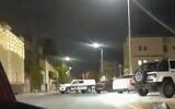 L'habitation de Jamal Hakroush, responsable de la police arabe israélien, prise pour cible par des tireurs dans la ville de Kafr Kanna, au nord du pays, le 10 septembre 2021. (Crédit : capture d'écran/Kan)