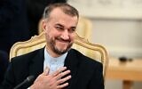 Le ministre iranien des Affaires étrangères, Hossein Amir-Abdollahian, avant sa rencontre avec son homologue russe à Moscou, le 6 octobre 2021. (Crédit : Kirill Kudryavtsev/Pool/AFP)