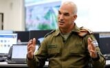 Le général de division Uri Gordin, chef du commandement du Front intérieur, lors d'une interview avec l'AFP au centre opérationnel du commandement à Ramle, le 12 octobre 2021. (Crédit : JACK GUEZ / AFP)
