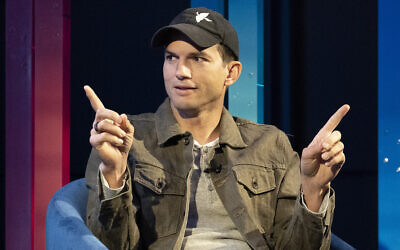 L'acteur Ashton Kutcher lors d'un événement médiatique organisé par AT&T, le 14 juillet 2021, à New York. (Crédit : AP Photo/Mark Lennihan)
