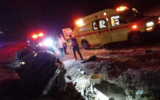 Le lieu d'un accident mortel dans le Néguev le 22 octobre 2021. (Crédit : Magen David Adom)