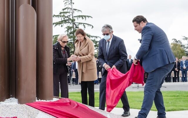 La cérémonie d’inauguration du mémorial du camp d'internement de Noé, le 22 octobre 2021. (Crédit : Georges Méric / Twitter)