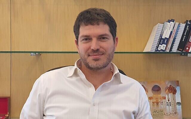 Le nouveau directeur général du ministère de l'Énergie, Lior Shilat, le 24 octobre 2021. (Crédit : Ministère de l'Energie) Le nouveau directeur général du ministère de l'Énergie, Lior Shilat, le 24 octobre 2021. (Crédit : Ministère de l'Energie)