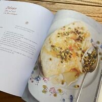 La cuisine de Roger et Liliane de Gary Mihaileanu, photographies d’Annabelle Schachmes, stylisme de Mélanie Martin, chez Hachette Cuisine. (Crédit : DR/Gary Mihaileanu)