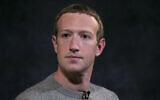 Le PDG de Facebook, Mark Zuckerberg, prend la parole à New York, le 25 octobre 2019. (Crédit : AP/Mark Lennihan)