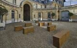 Edmund de Waal, petrichor, vue de l'installation, Musée Nissim de Camondo, 2021 (Crédit MAD, Paris , photo : Christophe Dellière/ autorisation de l' artiste et MAD, Paris)