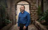 Le promoteur immobilier Eldad Peri pose pour une photo à Jérusalem le 26 février 2018. (Yonatan Sindel/Flash90)