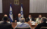Le Premier ministre Naftali Bennett a convoqué une réunion ministérielle à Jérusalem, le 3 octobre 2021, pour discuter des crimes violents dans le secteur arabe. (Kobi Gideon/GPO)