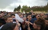 Funérailles d'Eliyahu Kay, un Israélien  de 26 ans, originaire d'Afrique du Sud, au lendemain de son assassinat par un terroriste palestinien dans la Vieille Ville de Jérusalem, le 22 novembre 2021. (Crédit : Menahem KAHANA / AFP)
