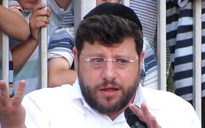 Chaim Walder in 2011 (Crédit : CC BY-SA Yoninah/Wikimedia Commons)
