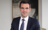 Portrait officiel d'Olivier Véran, ministre des Solidarités et de la Santé, le 24 février 2021. (Crédit : Wikipedia)