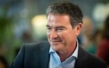 L'ancien chef de l’agence de renseignement du Mossad, Yossi Cohen, participant à une conférence du Jerusalem Post, à Jérusalem, le 12 octobre 2021. (Crédit : Yonatan Sindel/Flash90)