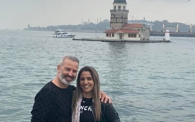 Mordy et Natali Oknin ont été arrêtés en Turquie pour avoir photographié le palais d'Erdogan. (Crédit : Facebook)