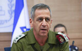 Le chef d'état-major de Tsahal Aviv Kohavi assiste à une réunion de la commission des affaires étrangères et de la défense de la Knesset le 9 novembre 2021. (Crédit : Yonatan Sindel/Flash90)