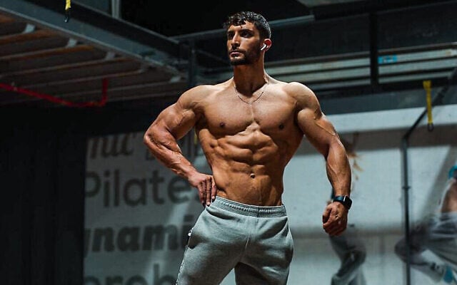 Lavie Kafra, champion israélien de culturisme naturel et médaillé d'argent aux championnats du monde (Crédit : Orel Sabran).