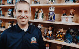 Phil Sklar, cofondateur et PDG du National Bobblehead Hall of Fame and Museum à Milwaukee. (Crédit : avec l'aimable autorisation du Bobblehead Museum)