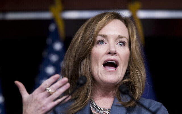 La représentante Kathleen Rice s'exprime lors d'une conférence de presse le 16 novembre 2017. (Crédit : Bill Clark/CQ Roll Call) La représentante Kathleen Rice s'exprime lors d'une conférence de presse le 16 novembre 2017. (Crédit : Bill Clark/CQ Roll Call)