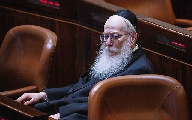 Yaakov Litzman, député de l'UTJ, dans la salle de réunion du parlement israélien, à Jérusalem, le 1er juillet 2021. (Crédit : Yonatan Sindel/Flash90) Yaakov Litzman, député de l'UTJ, dans la salle de réunion du parlement israélien, à Jérusalem, le 1er juillet 2021. (Crédit : Yonatan Sindel/Flash90)