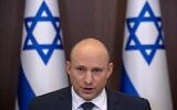 Le Premier ministre Naftali Bennett dirige une réunion hebdomadaire du cabinet à son bureau à Jérusalem, le 14 novembre 2021. (Crédit : Ariel Schalit / POOL / AFP)