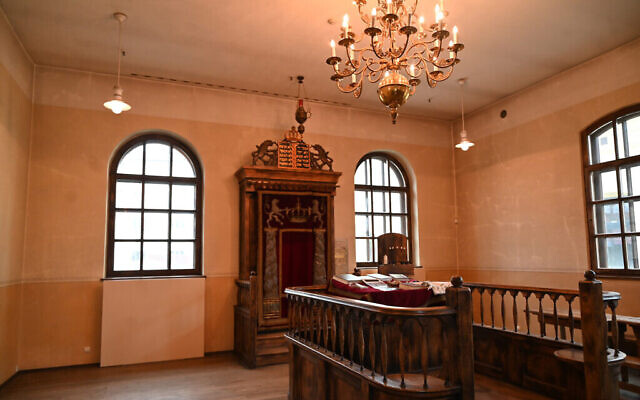 Le Centre juif d'Auschwitz à Oswiecim, en Pologne, comprend la seule synagogue que les Allemands n'ont pas détruite. (Cnaan Liphshiz) Le Centre juif d'Auschwitz à Oswiecim, en Pologne, comprend la seule synagogue que les Allemands n'ont pas détruite. (Cnaan Liphshiz)