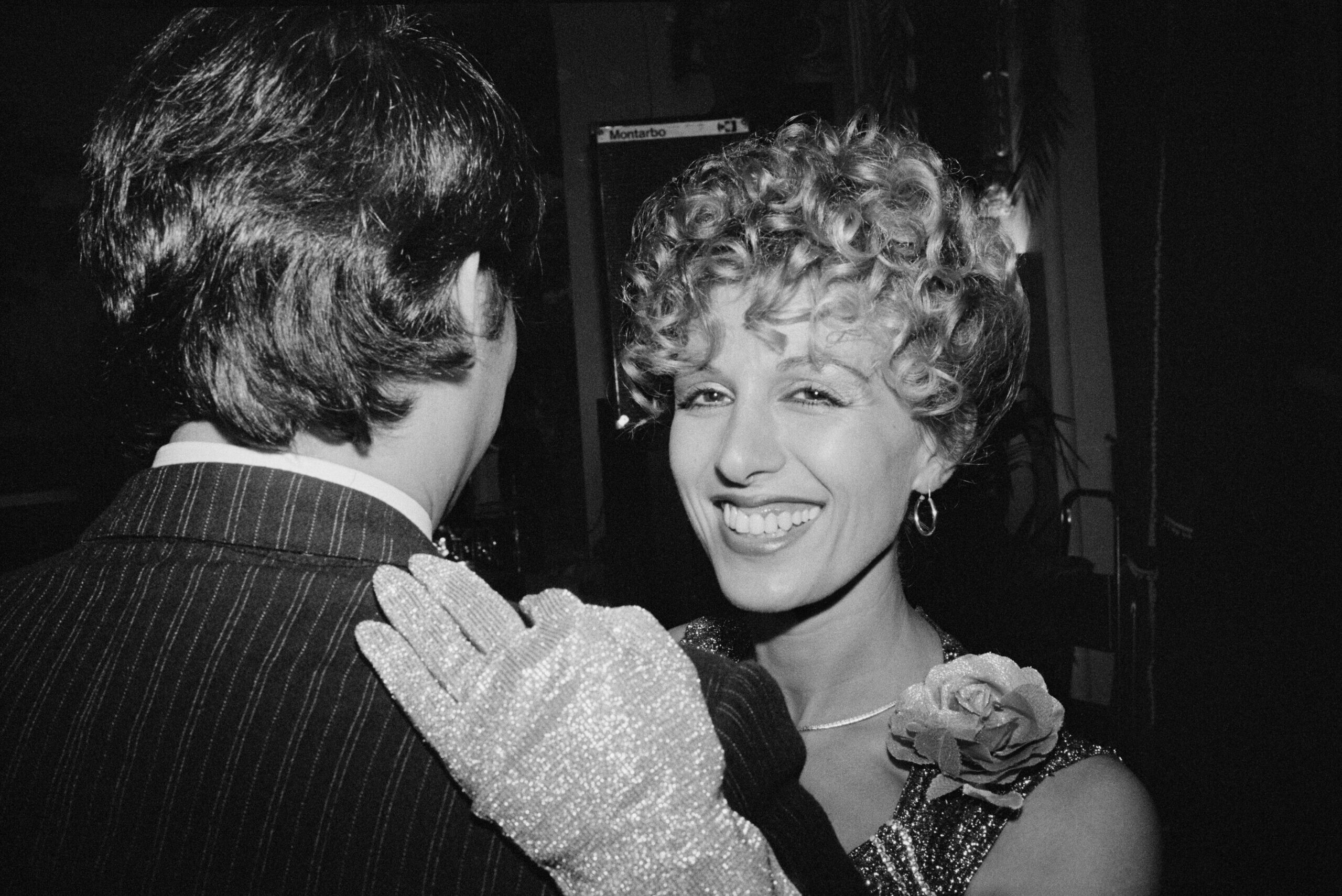 Soirée privée, Paris, 1981. (Crédit : Patrick Zachmann / Magnum Photos)
