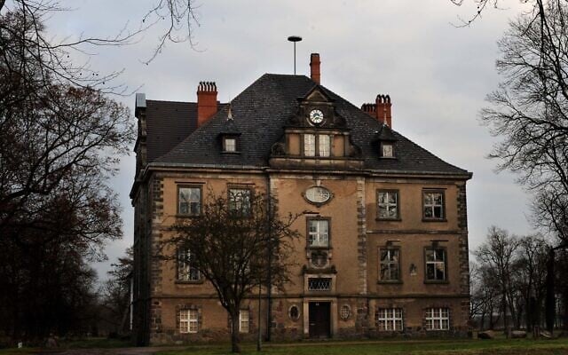 Vue du château Solms-Baruth dans la ville de Baruth, dans l'est de l'Allemagne, le 2 décembre 2008. (Crédit : AP Photo/Sven Kaestner) Vue du château Solms-Baruth dans la ville de Baruth, dans l'est de l'Allemagne, le 2 décembre 2008. (Crédit : AP Photo/Sven Kaestner)