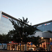 Illustration : Un pôle de développement de haute technologie, à Herzliya, le 30 octobre 2020. (Crédit : Gili Yaari/Flash90)