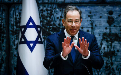 Thomas Richard Nides, ambassadeur des États-Unis en Israël, lors de sa cérémonie de prestation de serment, à la résidence présidentielle à Jérusalem, le 5 décembre 2021. (Crédit : Olivier Fitoussi/Flash90)