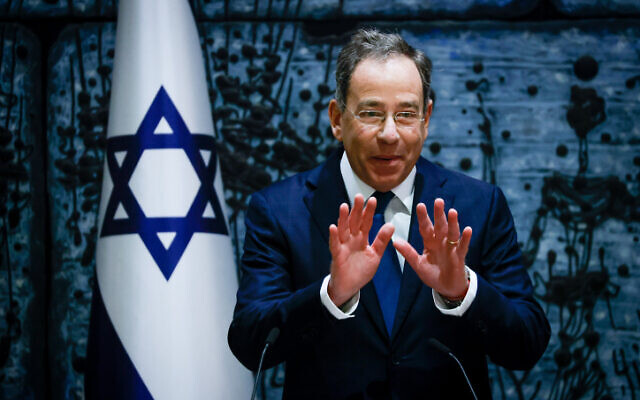 Thomas Richard Nides, ambassadeur des États-Unis en Israël, lors de sa cérémonie de prestation de serment, à la résidence présidentielle à Jérusalem, le 5 décembre 2021. (Crédit : Olivier Fitoussi/Flash90) Thomas Richard Nides, ambassadeur des États-Unis en Israël, lors de sa cérémonie de prestation de serment, à la résidence présidentielle à Jérusalem, le 5 décembre 2021. (Crédit : Olivier Fitoussi/Flash90)