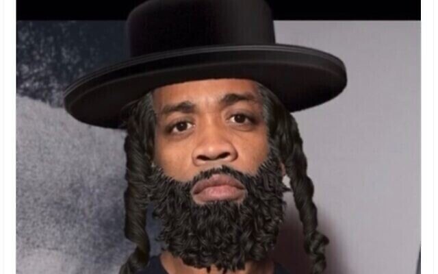Le rappeur britannique Wiley a été banni une nouvelle fois de Twitter, vendredi 3 décembre 2021, après une série de tweets haineux, dont un qui le représentait comme un juif orthodoxe avec la légende " Gang shit ". (Capture d'écran via Jewish News) Le rappeur britannique Wiley a été banni une nouvelle fois de Twitter, vendredi 3 décembre 2021, après une série de tweets haineux, dont un qui le représentait comme un juif orthodoxe avec la légende " Gang shit ". (Capture d'écran via Jewish News)