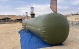 Une des batteries à air polymère d'Augwind au kibboutz Yahel, dans le sud d'Israël, le 15 décembre 2021. (Sue Surkes/Times of Israel)