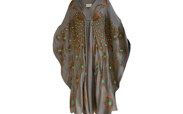 Le caftan Maskit brodé à la main porté par Sarah Jessica Parker dans la nouvelle version de "Sex in the City" de HBO (Courtesy PR).