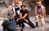 De gauche à droite : David Studwell, Maria Habeeb, Netanel Ballaishe et Hassan Nazari-Robati dans une scène de 'Abraham's Land', une comédie musicale originale sur le conflit israélo-palestinien, diffusée en ligne jusqu'au 12 décembre 2021. (Ben Kerns/ via JTA)