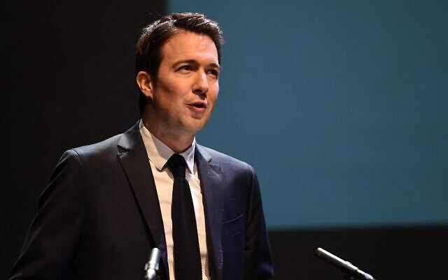 Cette photo d'archives prise le 20 janvier 2020 montre le député du parti de droite français Les Républicains (LR) Guillaume Peltier adressant ses vœux de Nouvel An à Romorantin-Lanthenay, dans le centre de la France. (Crédit : GUILLAUME SOUVANT / AFP) Cette photo d'archives prise le 20 janvier 2020 montre le député du parti de droite français Les Républicains (LR) Guillaume Peltier adressant ses vœux de Nouvel An à Romorantin-Lanthenay, dans le centre de la France. (Crédit : GUILLAUME SOUVANT / AFP)