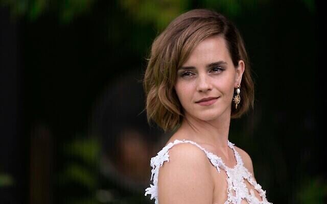 Emma Watson pose lors de la cérémonie de remise du prix Earthshot, à Alexandra Palace, en Angleterre, le dimanche 17 octobre 2021. (AP/Scott Garfitt) Emma Watson pose lors de la cérémonie de remise du prix Earthshot, à Alexandra Palace, en Angleterre, le dimanche 17 octobre 2021. (AP/Scott Garfitt)