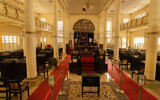 L'intérieur de la synagogue Maghain Aboth, l'une des deux congrégations orthodoxes de Singapour. (Crédit : Jewish Welfare Board of Singapore/ via JTA)