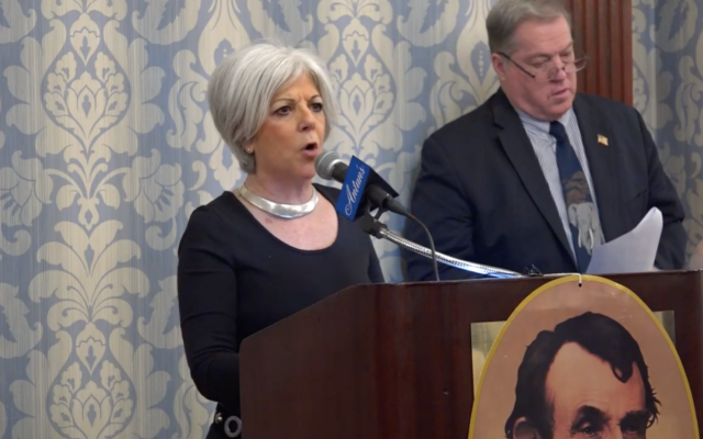 La conseillère municipale de New York, Vickie Paladino, lors d'un événement dans le Queens, à New York, en 2019. (Capture d'écran vidéo) La conseillère municipale de New York, Vickie Paladino, lors d'un événement dans le Queens, à New York, en 2019. (Capture d'écran vidéo)