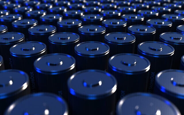 Les nouvelles batteries cylindriques 4680 de StoreDot permettent une recharge des véhicules électriques en dix minutes seulement. (Crédit :  StoreDot)