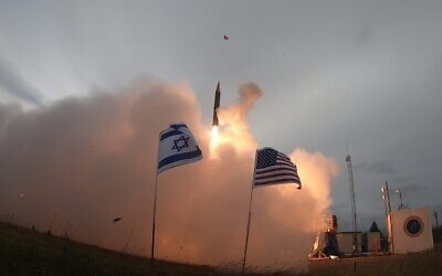 Un lancement test du système de défense antimissile Arrow 3, publié par le ministère de la Défense le 28 juillet 2019. (Crédit : Ministère de la Défense)