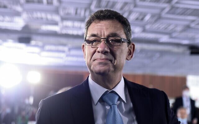 Le PDG de Pfizer, Albert Bourla, assiste à une cérémonie dans la ville de Thessalonique, au nord de la Grèce, le 12 octobre 2021. (AP Photo/Giannis Papanikos, dossier) Le PDG de Pfizer, Albert Bourla, assiste à une cérémonie dans la ville de Thessalonique, au nord de la Grèce, le 12 octobre 2021. (AP Photo/Giannis Papanikos, dossier)