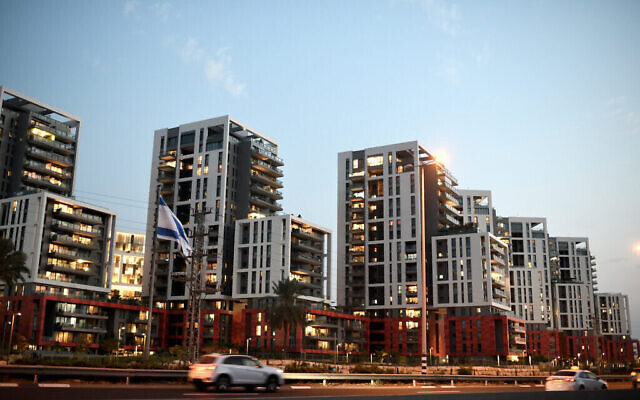 Un nouveau quartier résidentiel à Herzliya, le 30 octobre 2020. (Gili Yaari/Flash90)