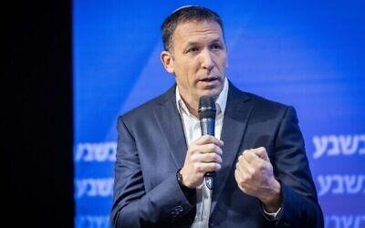 Le ministre des Affaires religieuses Matan Kahana s'exprime lors d'une conférence à Jérusalem, le 1er août 2021. (Yonatan Sindel/Flash90)