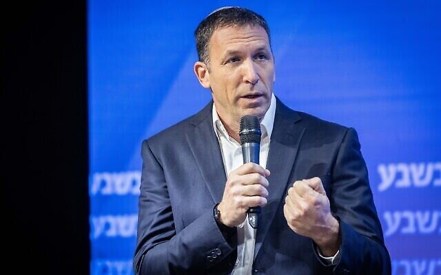 Le ministre des Affaires religieuses Matan Kahana s'exprime lors d'une conférence à Jérusalem, le 1er août 2021. (Yonatan Sindel/Flash90) Le ministre des Affaires religieuses Matan Kahana s'exprime lors d'une conférence à Jérusalem, le 1er août 2021. (Yonatan Sindel/Flash90)